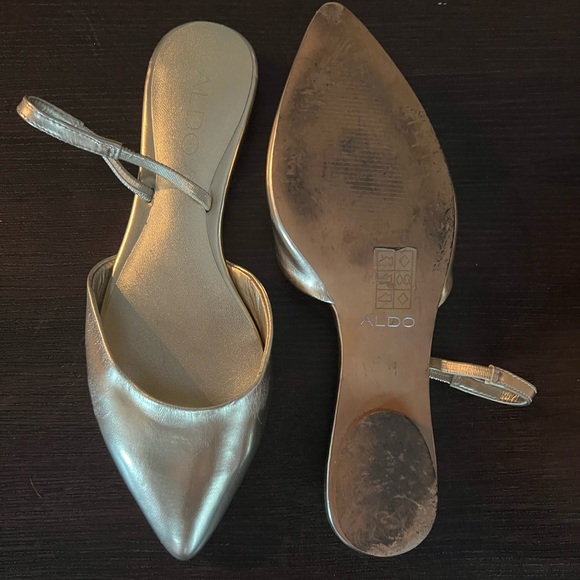Aldo pointed toe sling back gold flat - Picture 3 of 3